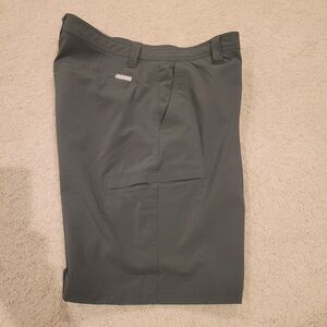 Columbia Angus Cargo Shorts Dark Gray Regular Fit Omni-Shade Hiking Mens 38 X 10